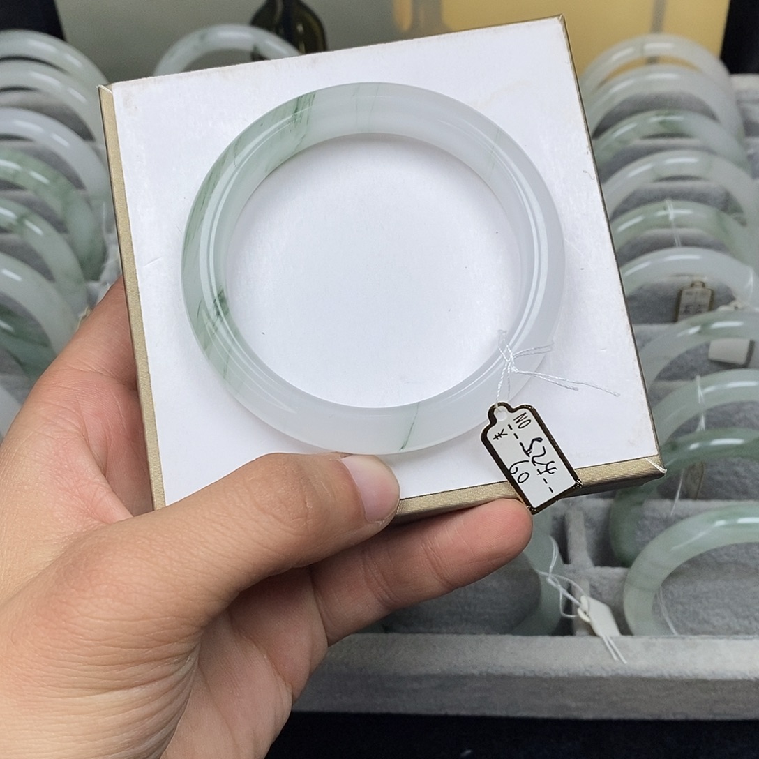 石英质玉未镶嵌手镯60圈口