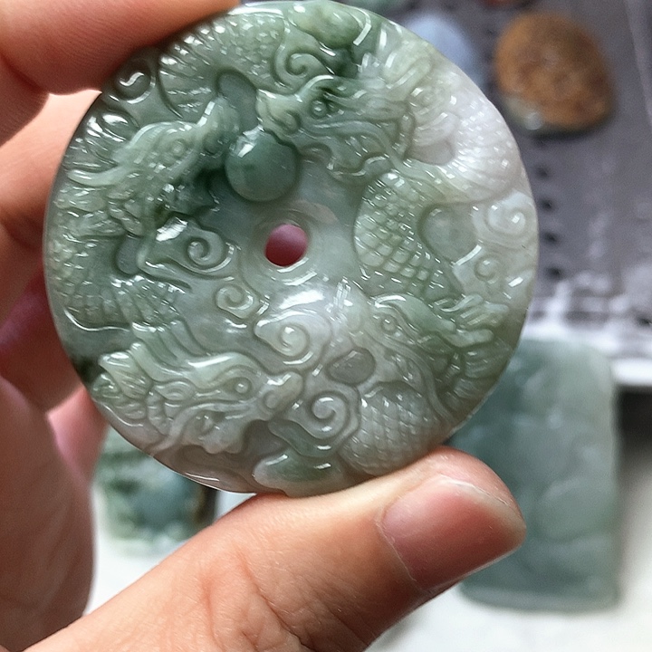 颈饰未镶嵌翡翠熊*缅甸翡翠飘色九龙扣