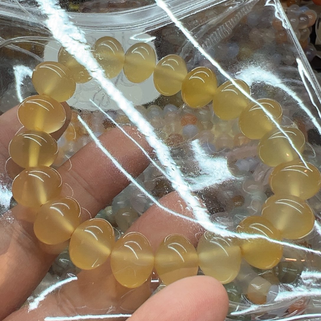 岁***.玛瑙/玉髓未镶嵌手链