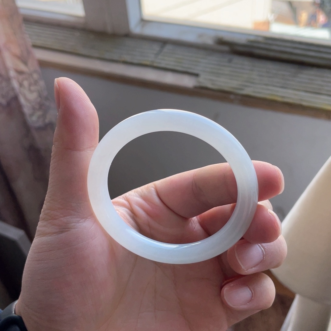 翡翠手镯未镶嵌白月光