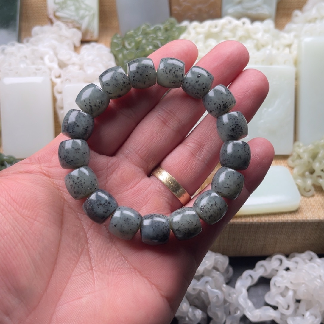 和田玉未镶嵌手链