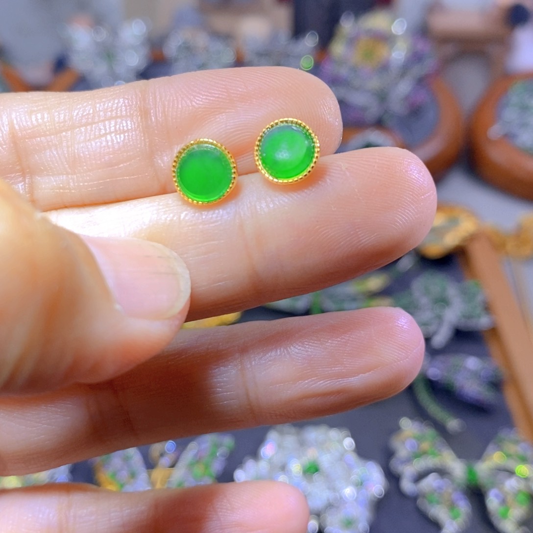 翡翠颈饰银S925镶嵌天然翡翠