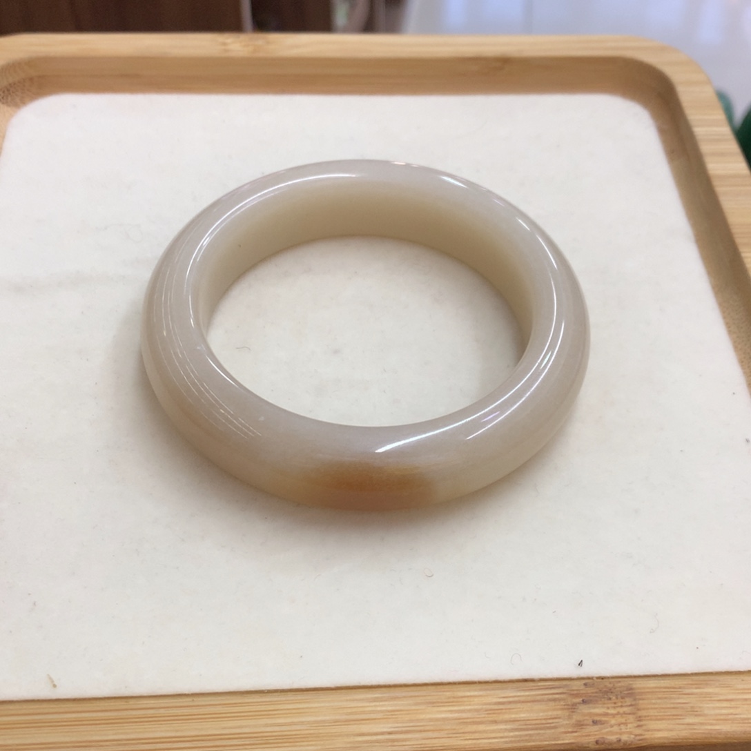 石英质玉未镶嵌手镯