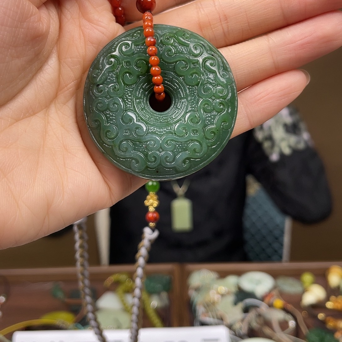 和田玉（糖玉）未镶嵌颈饰