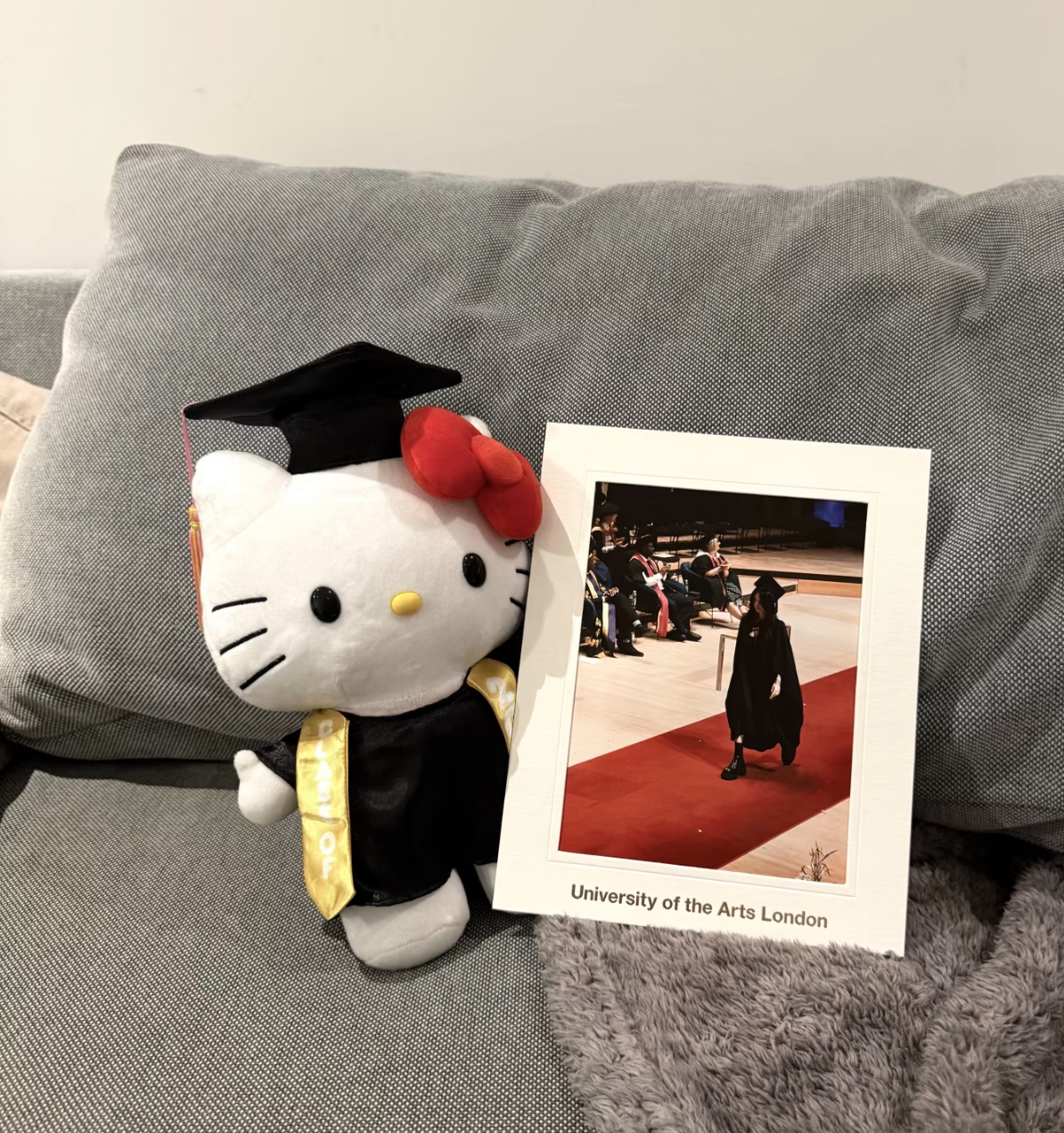 学士服KT玩偶公仔