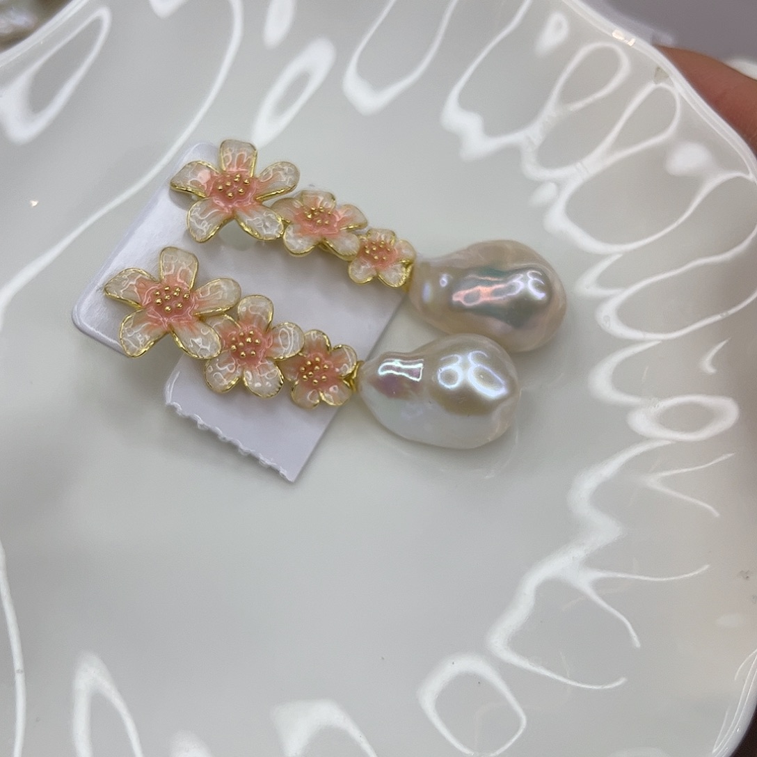 淡水珍珠合金耳饰