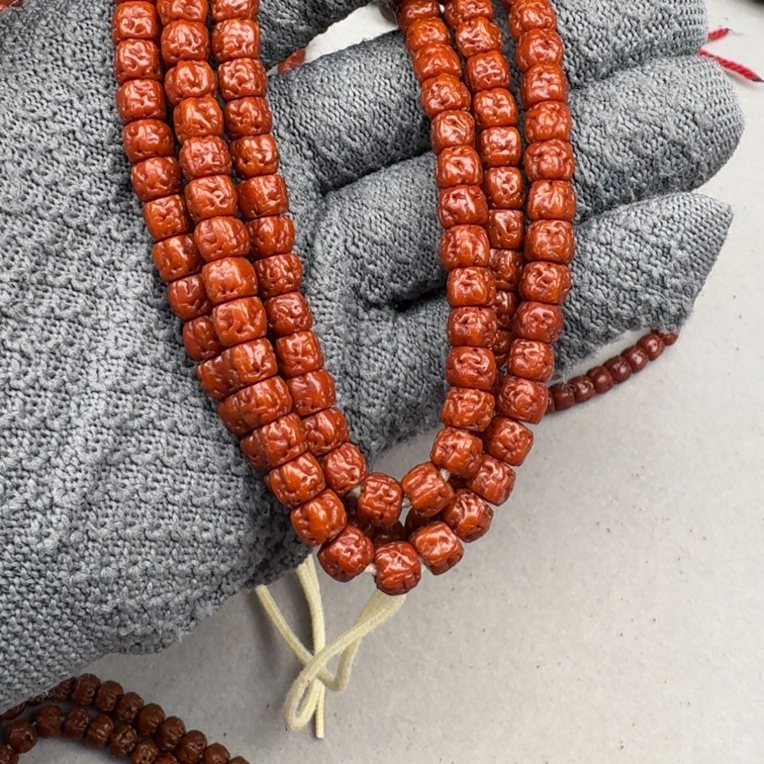 A***皓金刚菩提吊坠佛手450