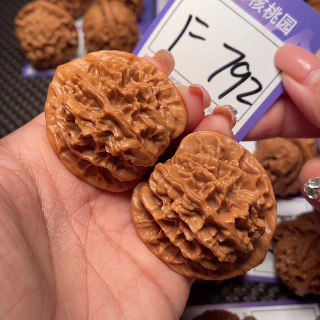 桃核把件792号帝王43