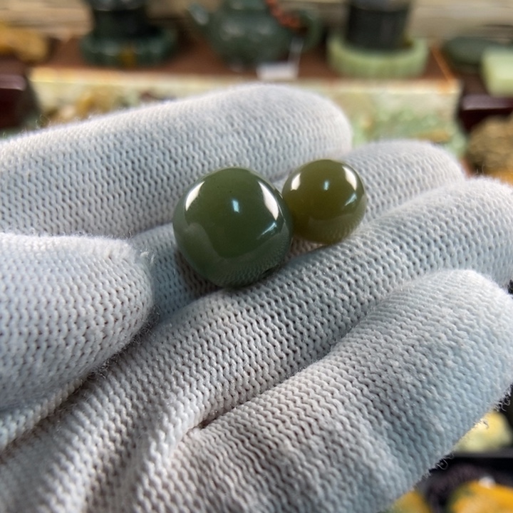 透闪石质玉未镶嵌颈饰D****g