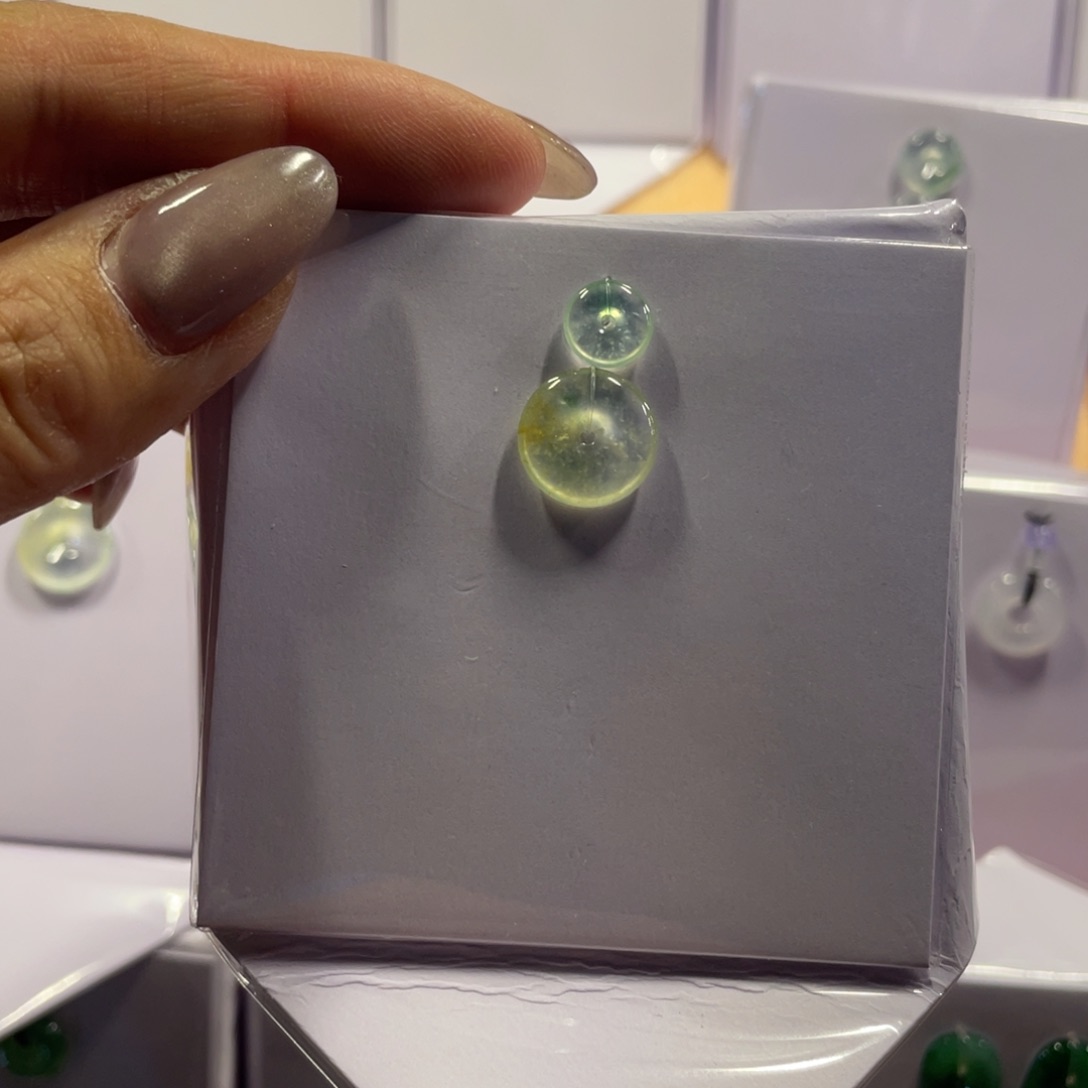 翡翠未镶嵌颈饰平安扣