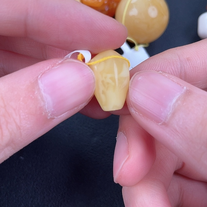 琥珀裸石未镶嵌天然84