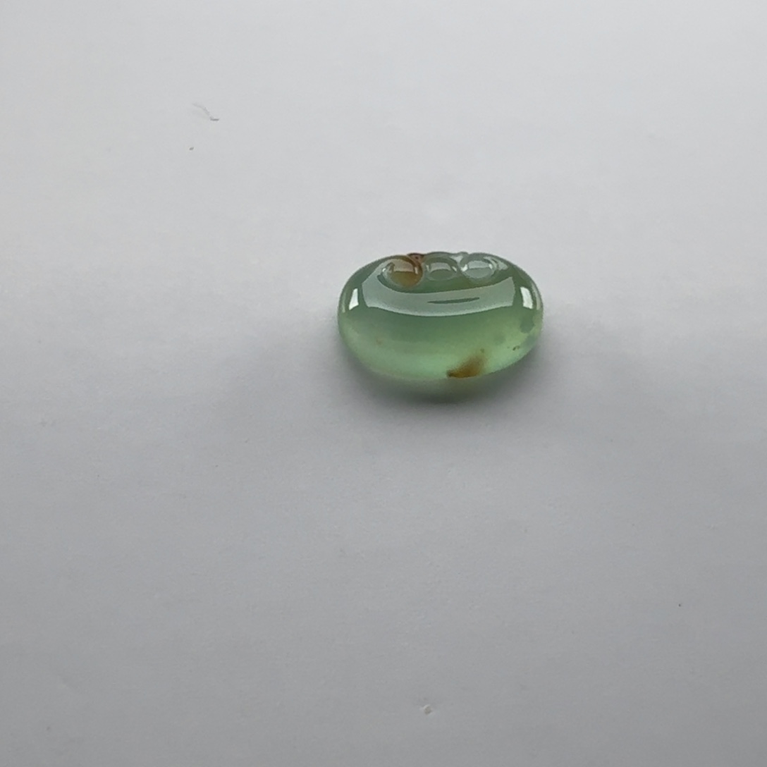 翡翠未镶嵌颈饰如意