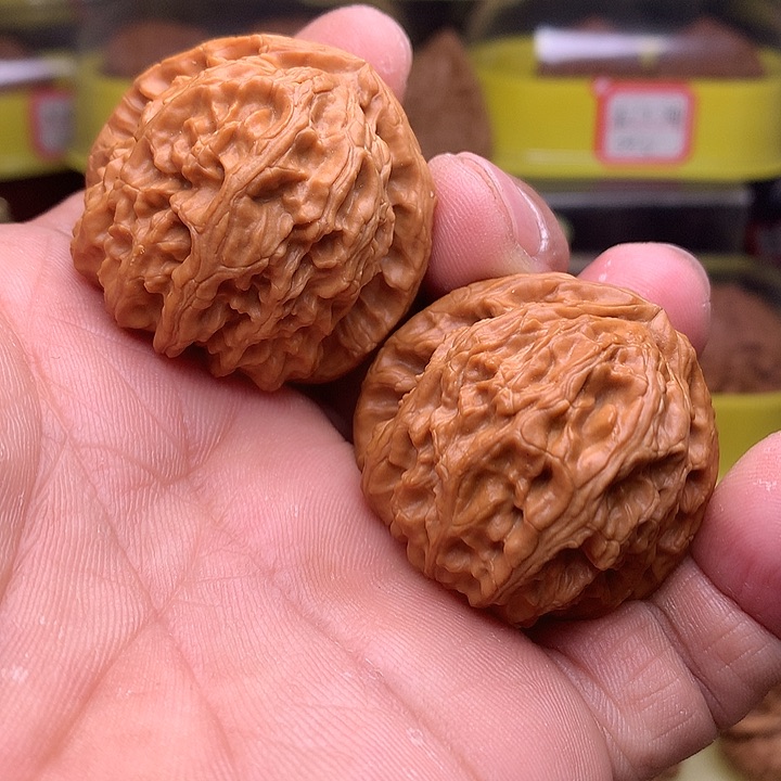 文玩核桃吊坠夜*白狮子