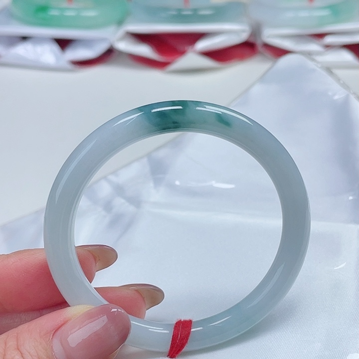 翡翠手镯（圆镯）未镶嵌