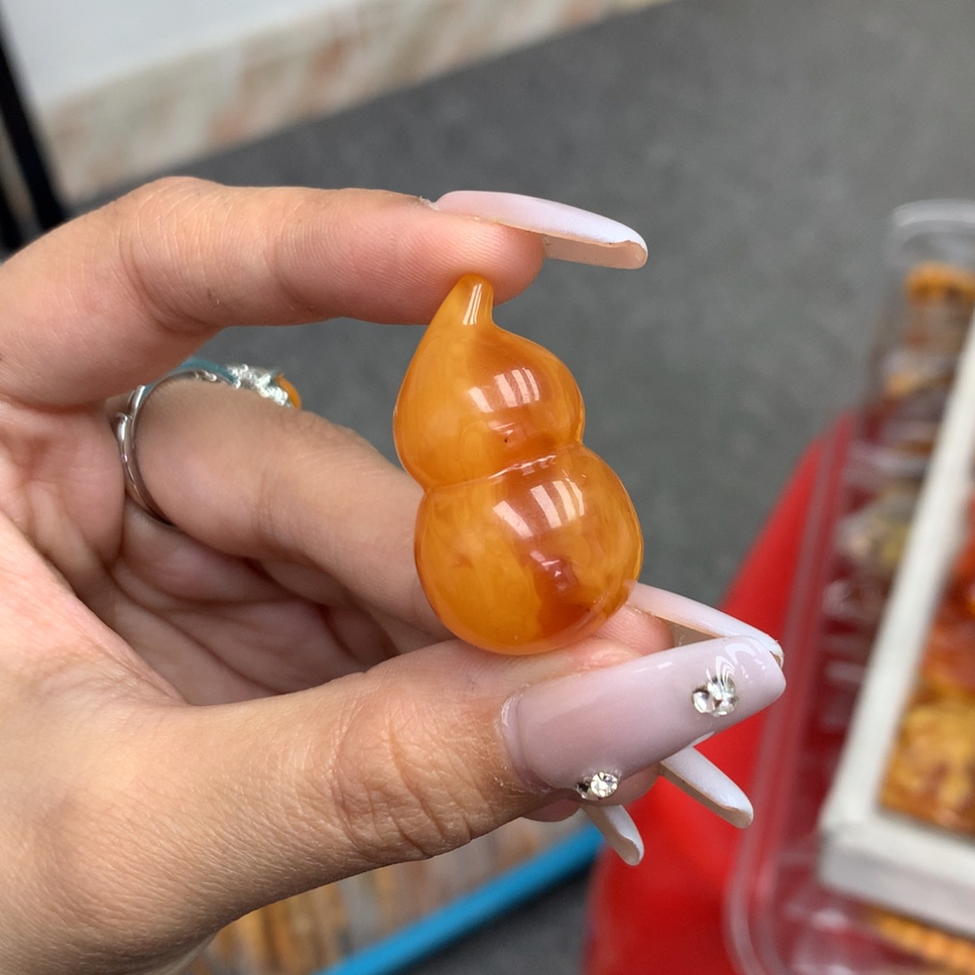 琥珀未镶嵌珠宝奇石33*19