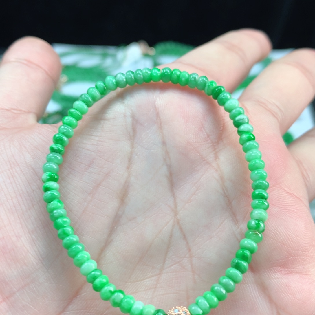 翡翠手链未镶嵌翡翠