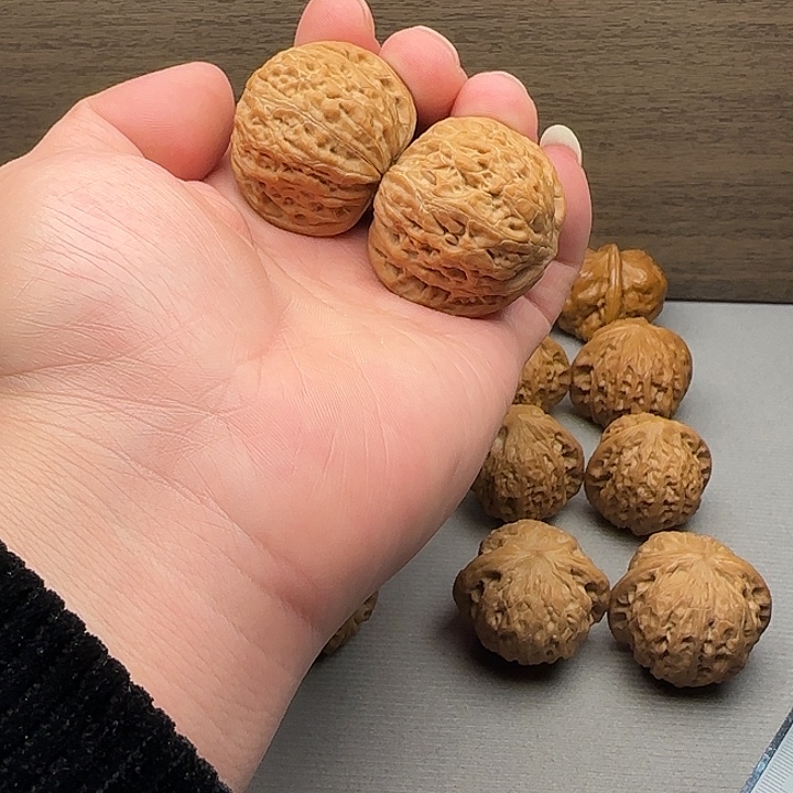 髹***核桃铁锤妹妹核桃40