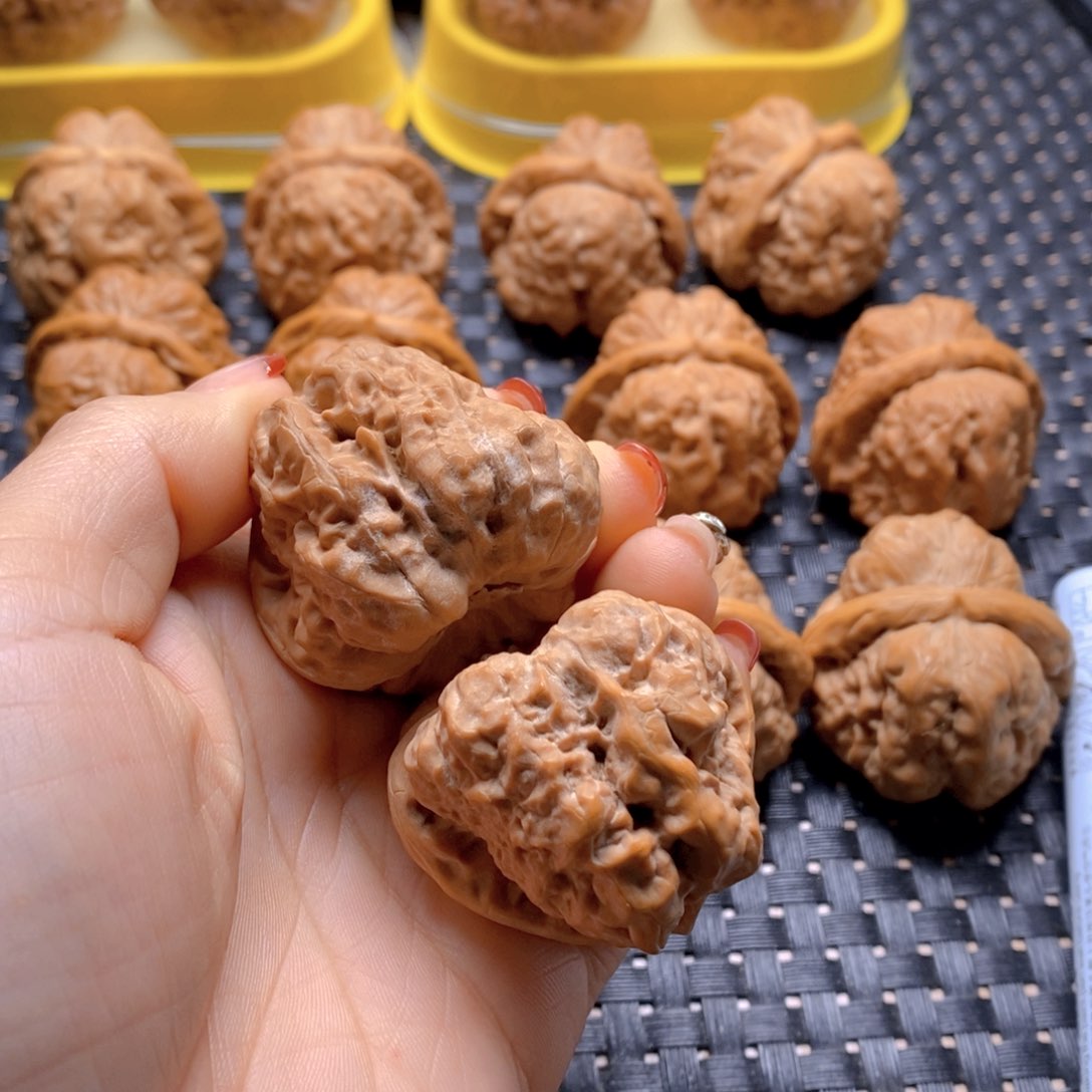 文玩核桃吊坠张*霸鱼籽纹箭毒蛙