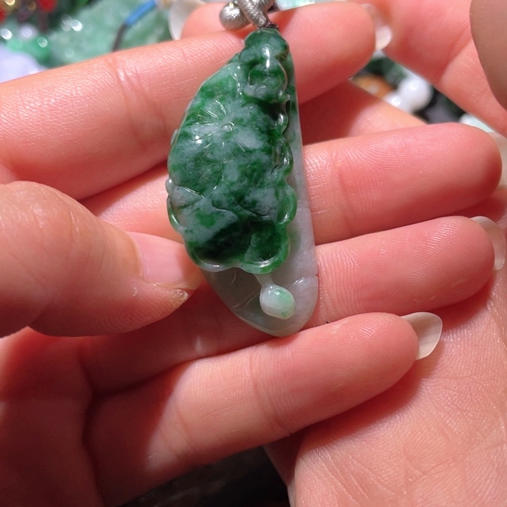 【闪购商品】翡翠颈饰未镶嵌天然翡翠