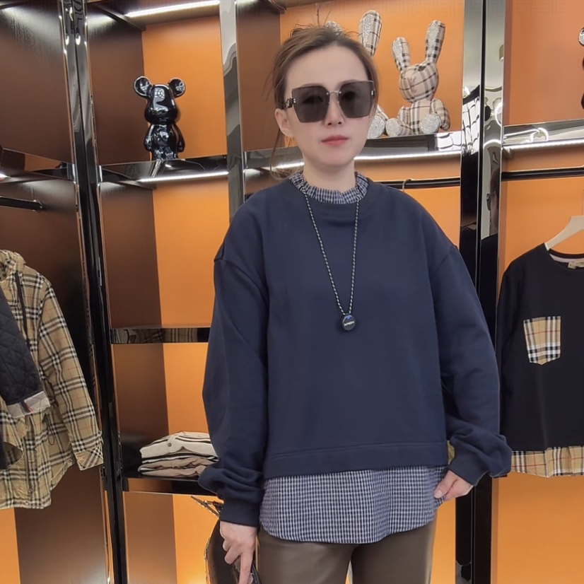 诺诺妈服饰 推荐款 新品时尚 领口下摆 拼接小格子卫衣