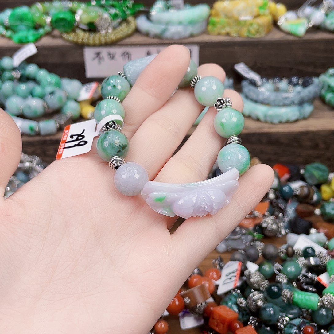 恩***措未镶嵌手链翡翠手链