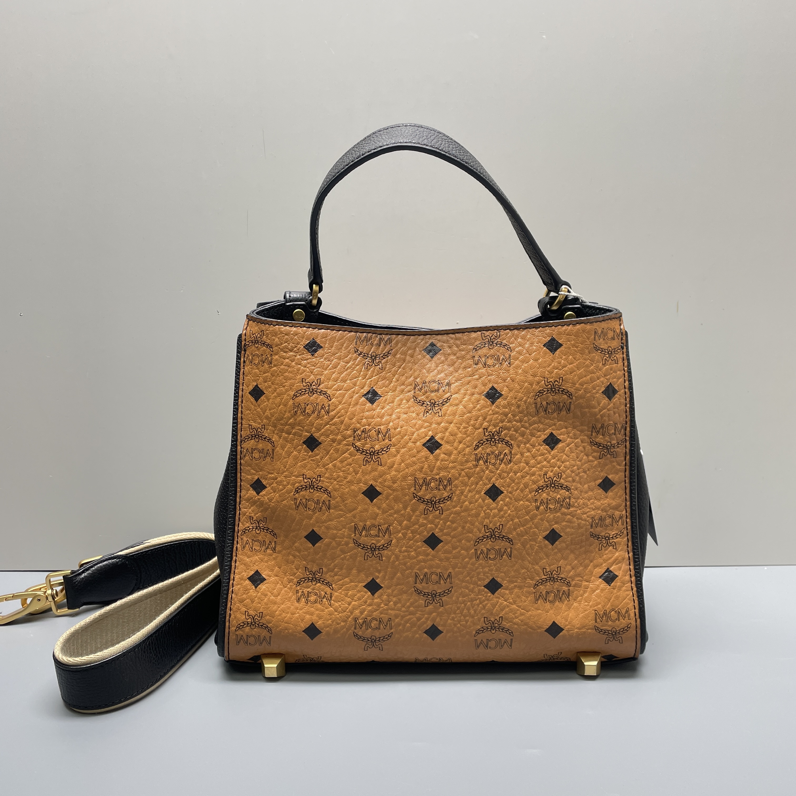 95新 MCM mcm黑拼干邑色手提包27x22x13cmG120504
