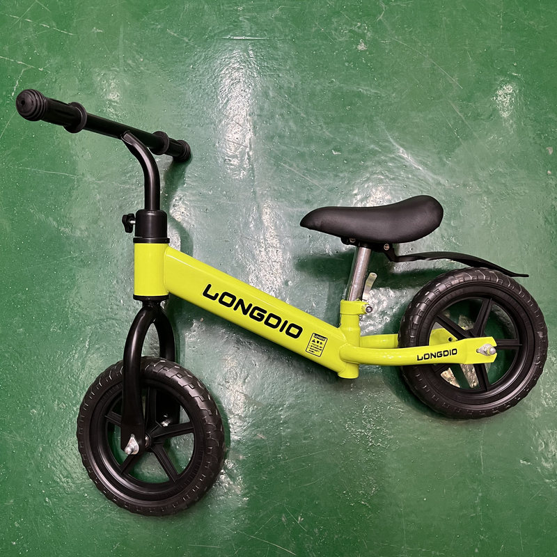 儿童平衡车两轮滑步车1到6岁宝宝学步无脚踏玩具车清新轻便滑行车