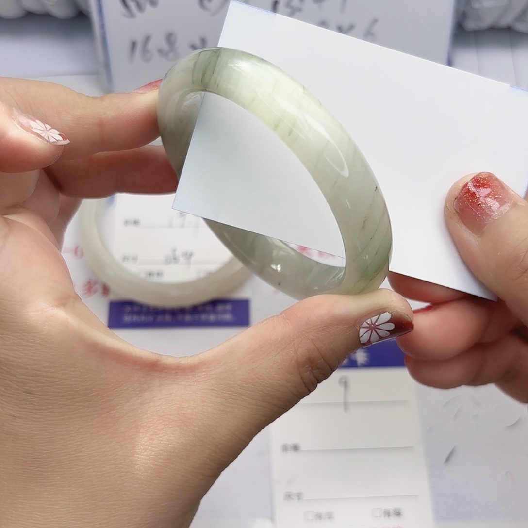 石英质玉未镶嵌手镯9/5655