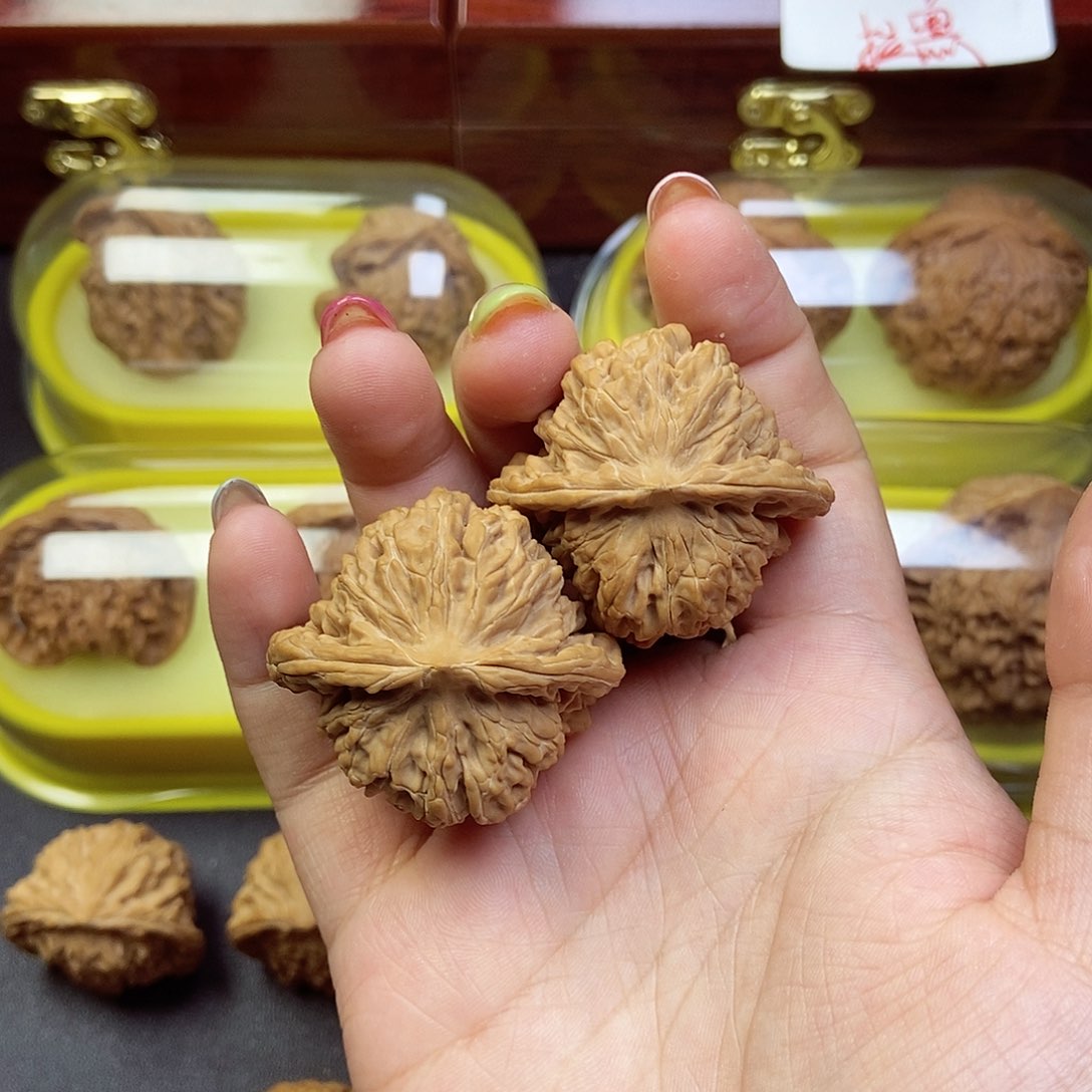 文玩核桃吊坠四座楼