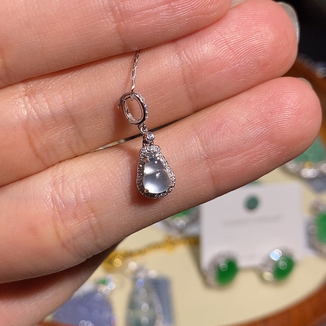 翡翠颈饰18K金镶嵌木*财吊坠18k