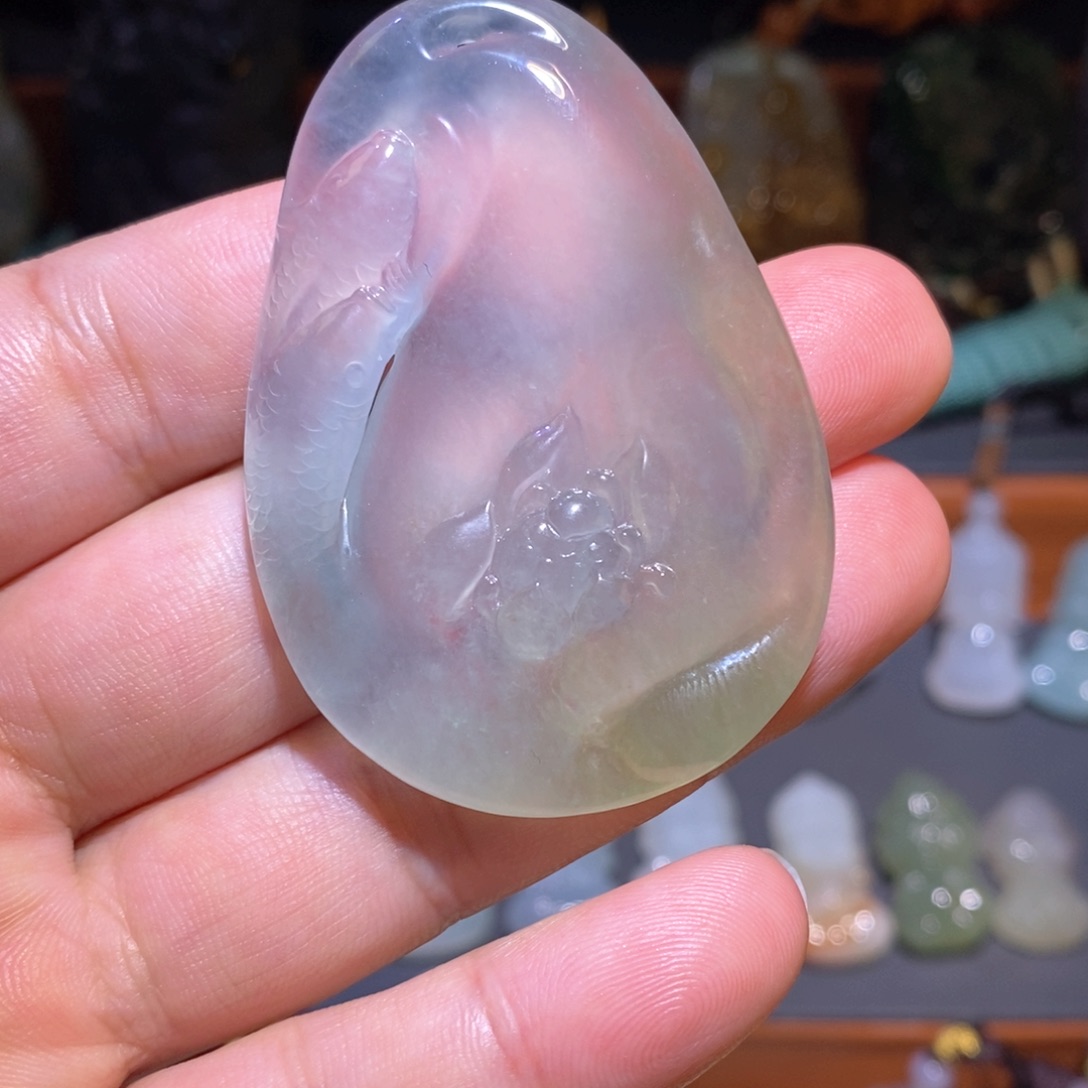 翡翠颈饰未镶嵌年年有余