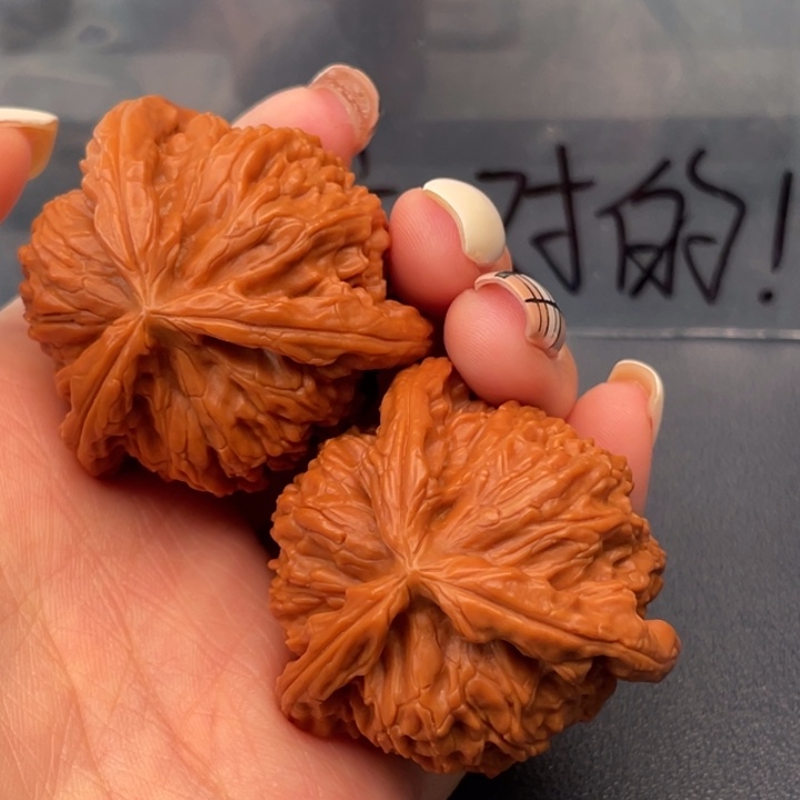 小***闹吊坠文玩核桃白狮子