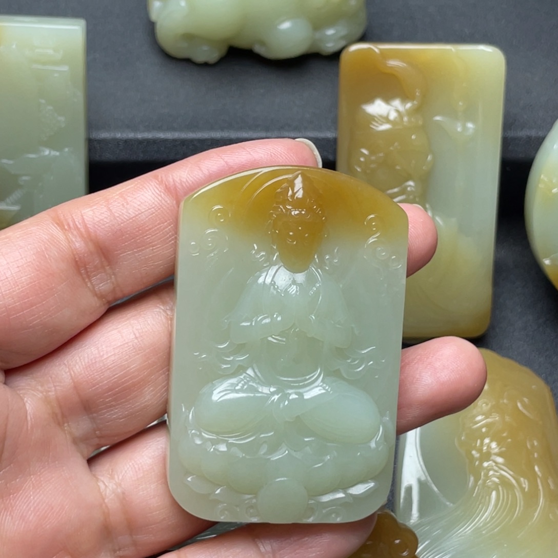 和田玉（糖玉）未镶嵌颈饰