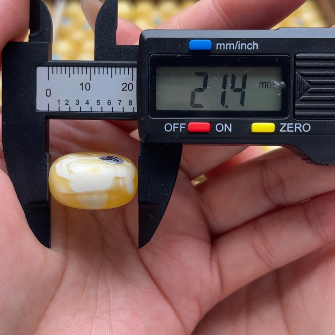 琥珀未镶嵌裸石蜜蜡墩子微瑕笑