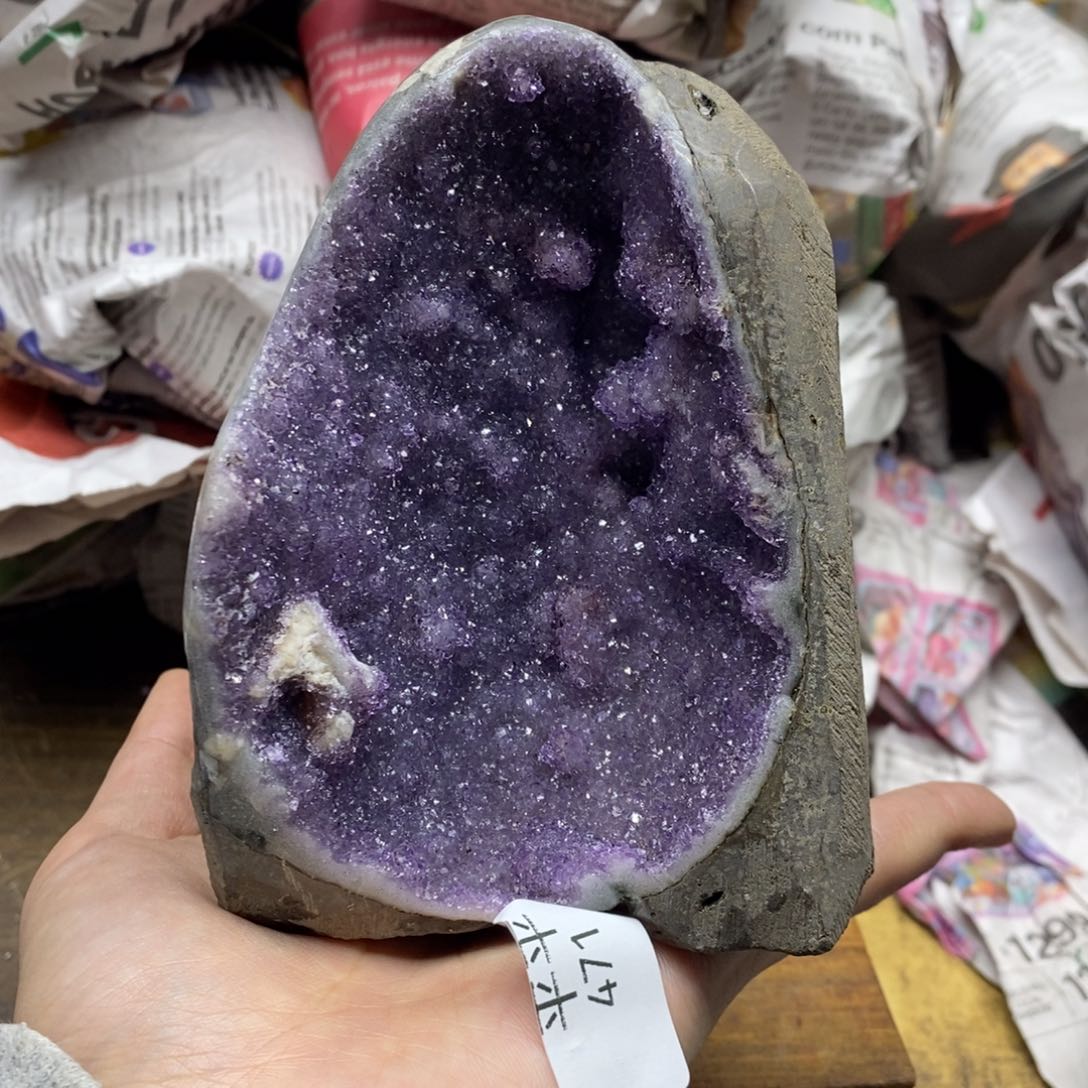 紫晶乌拉圭未镶嵌