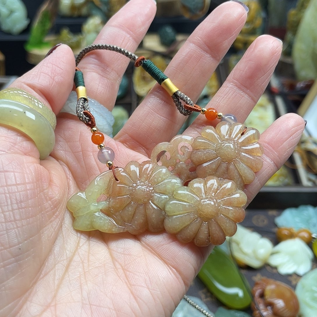 蛇纹石玉颈饰未镶嵌博***舞辽阳粉花