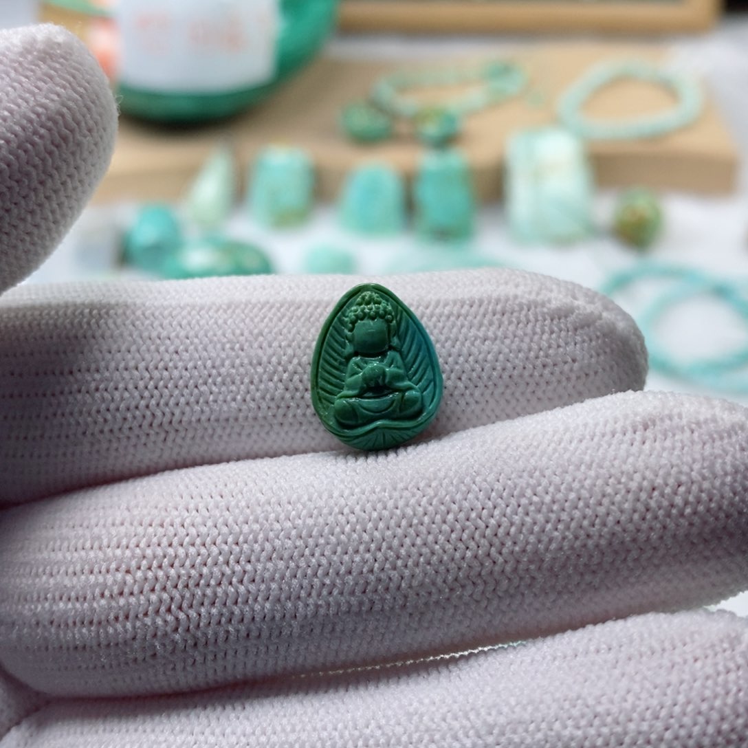 绿松石颈饰未镶嵌