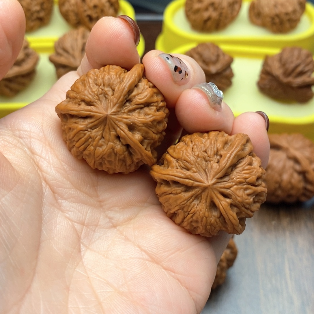 把件文玩核桃32尺雨花石奔