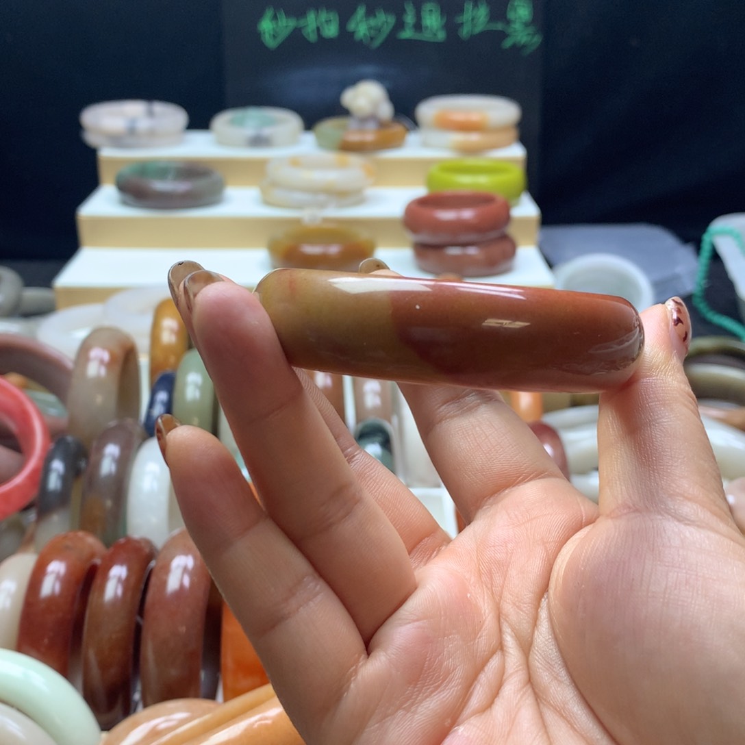 石英质玉手镯未镶嵌