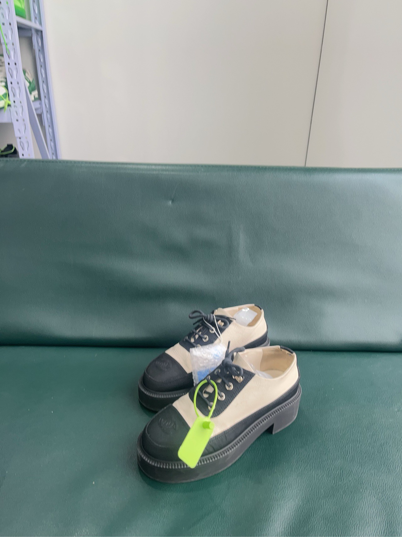 99新 Chanel/香奈儿 黑白熊猫乐福鞋   36.5码 d四五三三