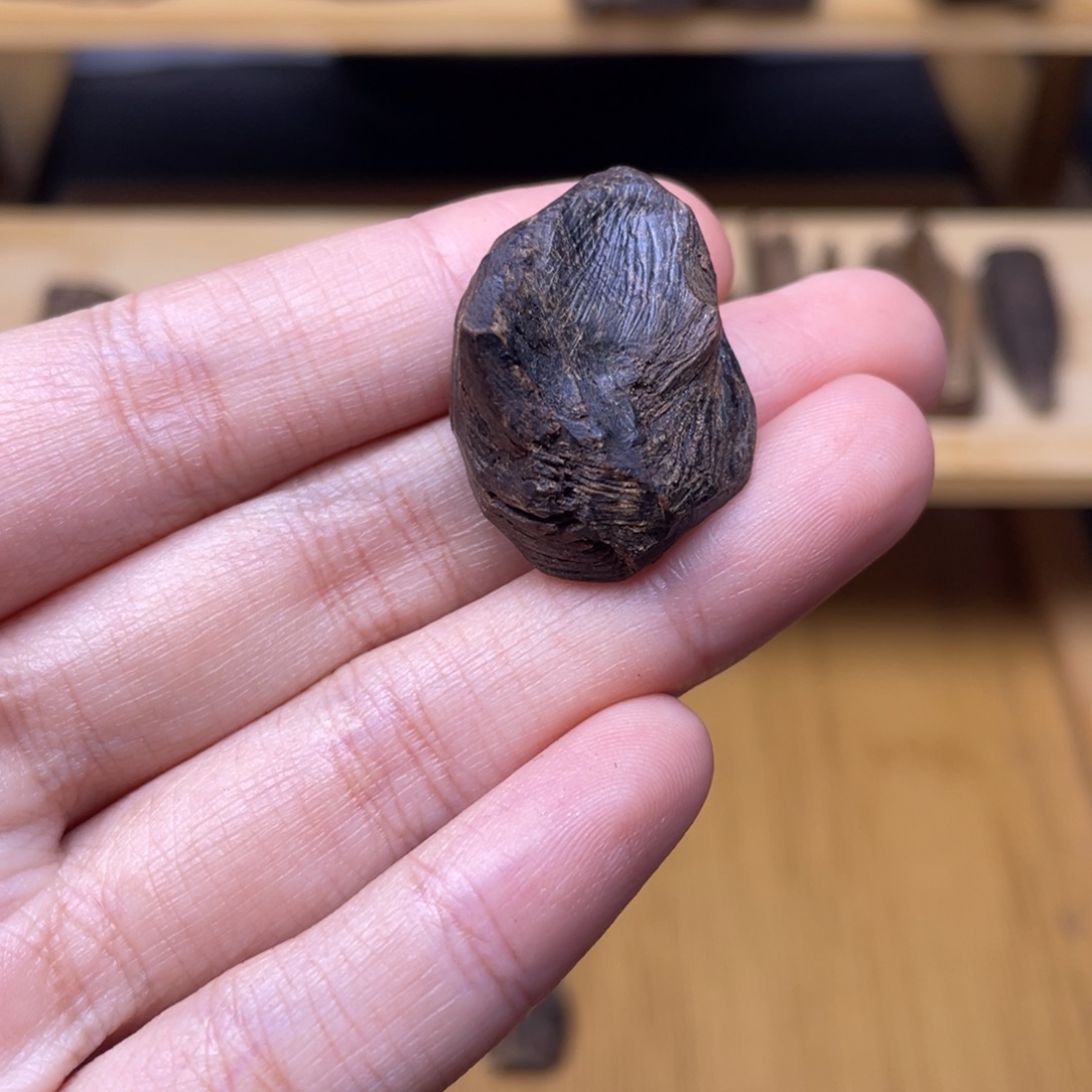 半***人3.5克海南大山沉水老包头