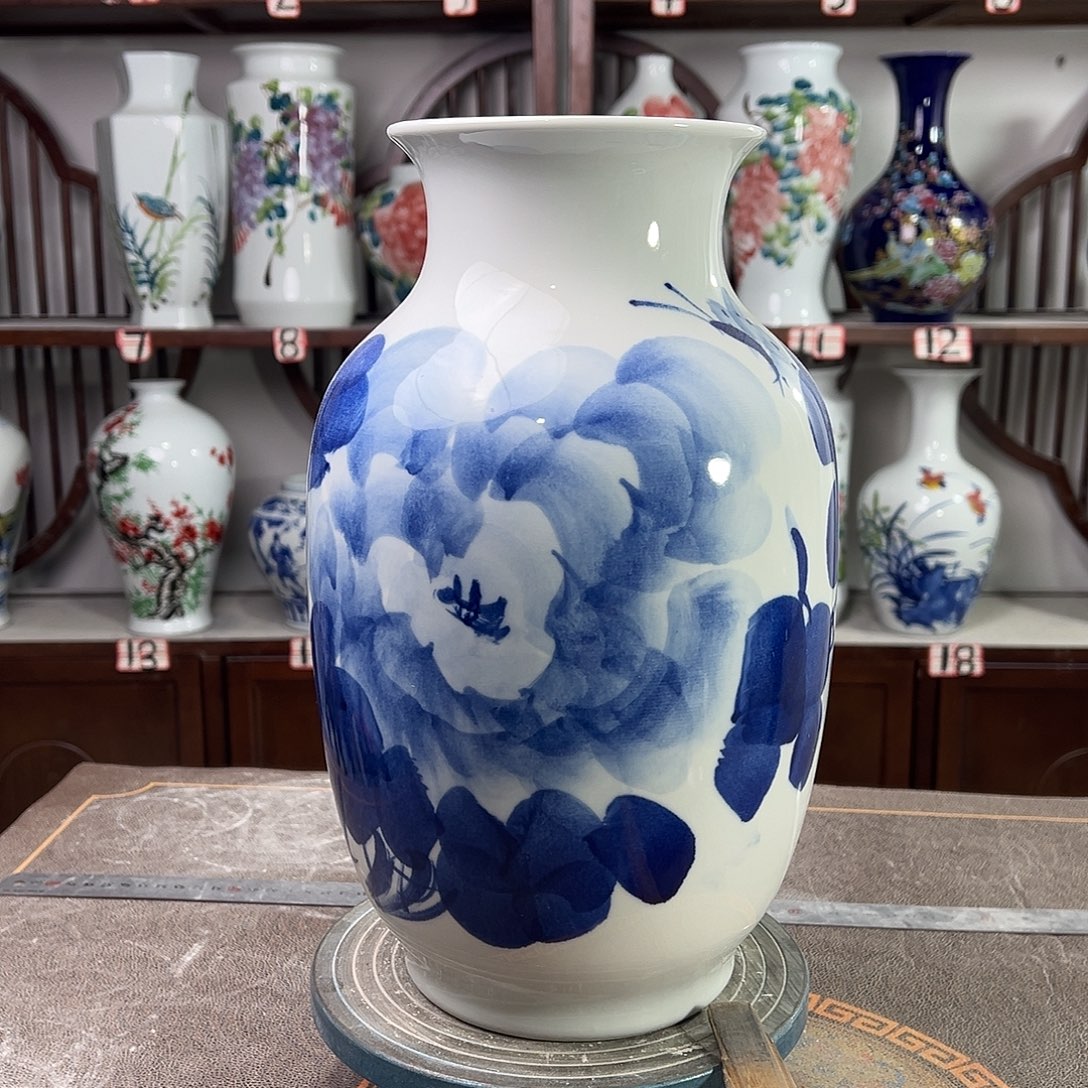 陶摆件景德镇陶瓷大冬青牡