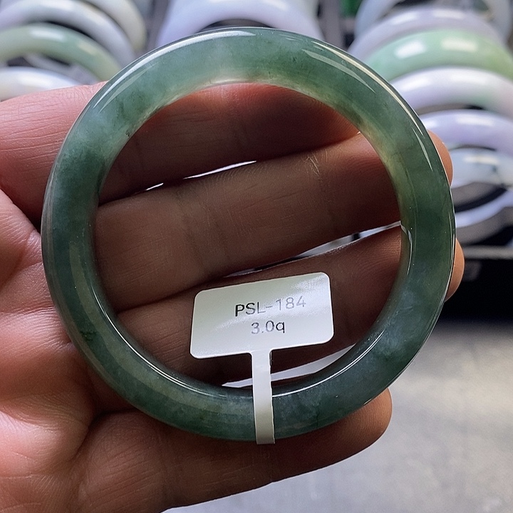 二***半翡翠未镶嵌手镯正