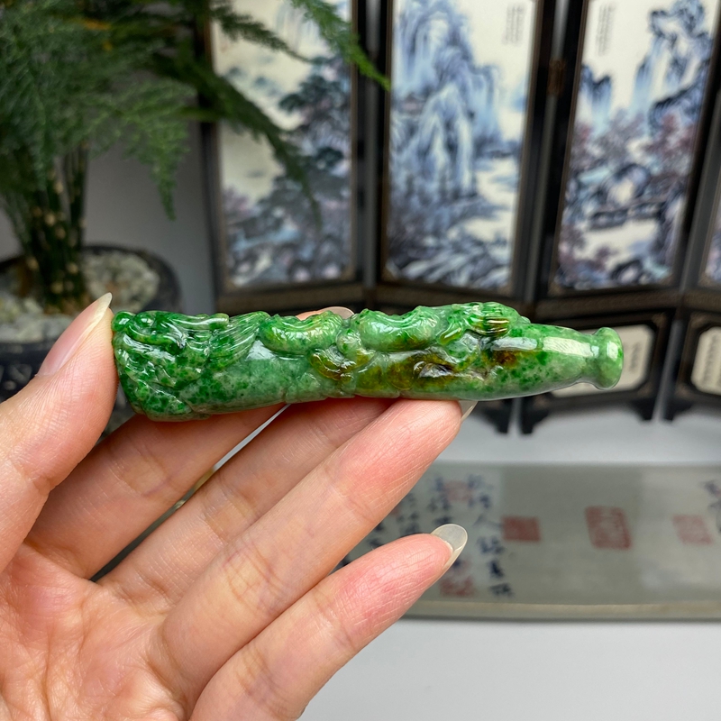 老料飘绿复古龙烟嘴手把件挂件 天然翡翠A货