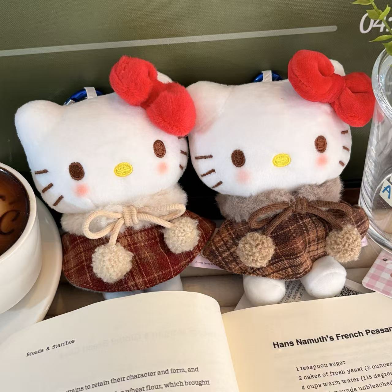  正版三丽鸥Hellokitty披肩公主包包挂件可爱毛绒公仔玩偶挂饰