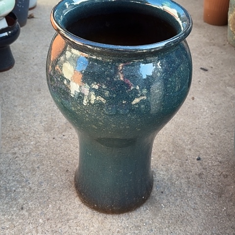 21/38瑕疵底部烧裂。 