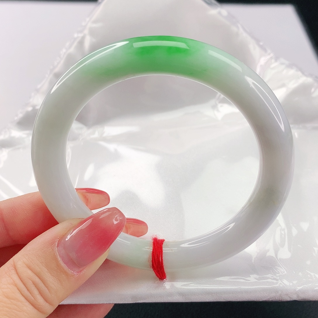 翡翠手镯未镶嵌翡翠069