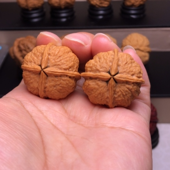 文玩核桃把件小四喜四楞2