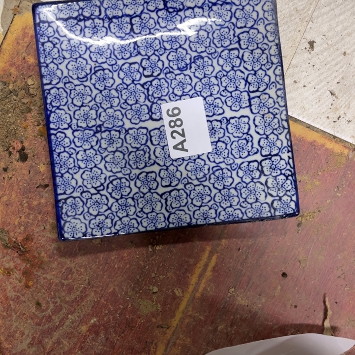 黑***肆陶瓷制品瑕疵处理