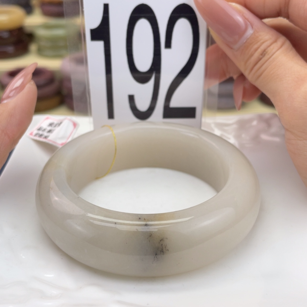 【闪购商品】石英质玉手镯未镶嵌